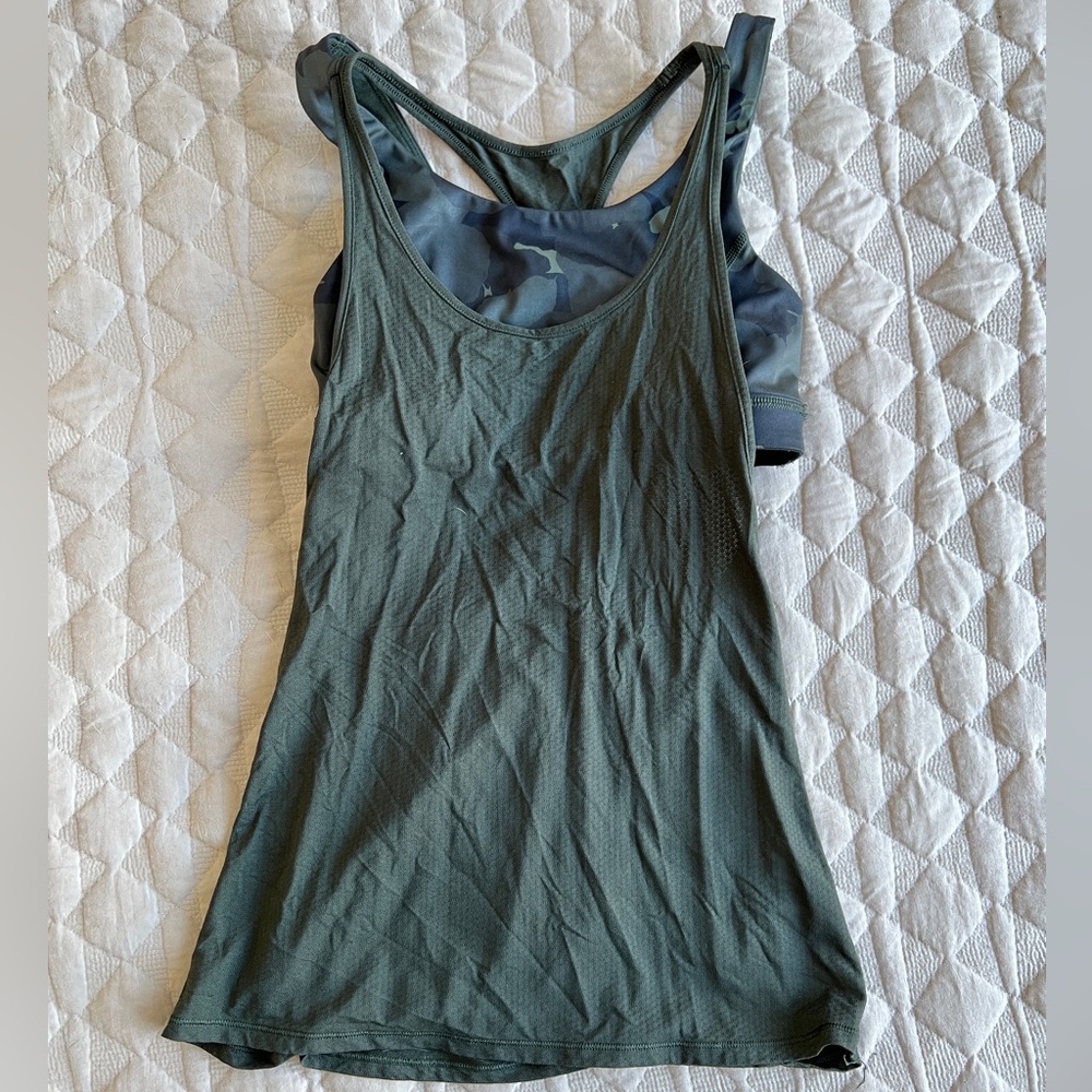 Lululemon tank top with built in bra